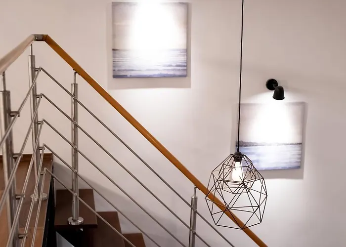 Welcoming Modern In The Center