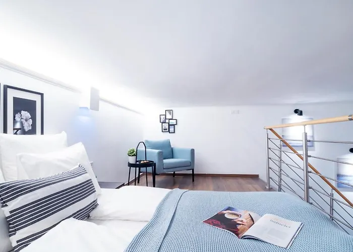 Welcoming Modern In The Center *